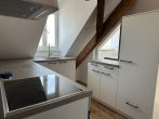 Erstbezug! 3-Zimmer-Wohnung in neu ausgebautem Spitzboden - mit EBK, Loggia und Klimaanlage - Küche (2)